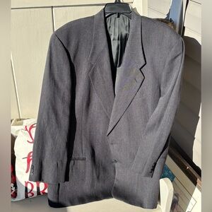 Giorgio Armani virgin wool/linen blended blazer in dark gray size 46R.